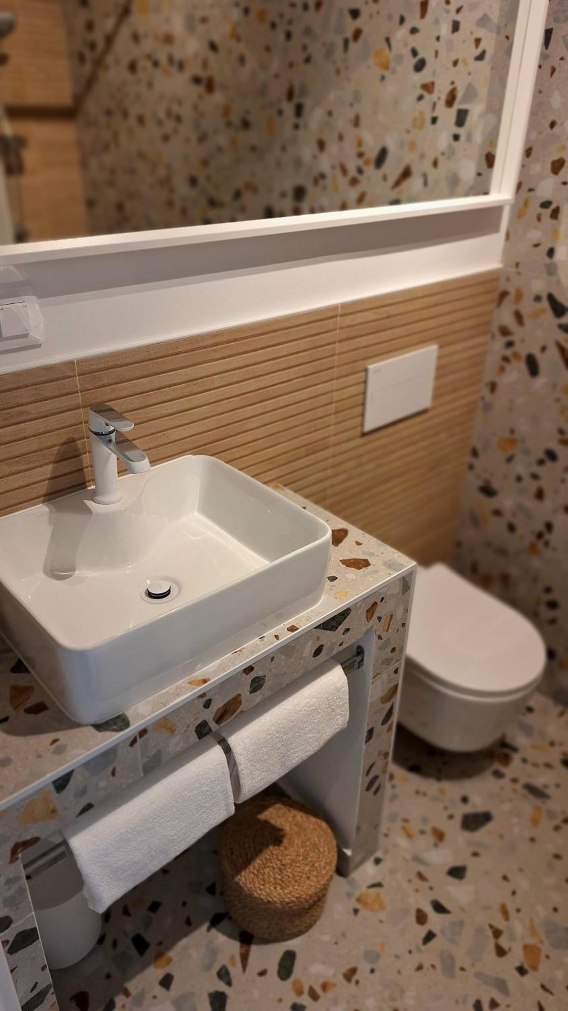 Apartments Gin & Tonic Сплит Экстерьер фото