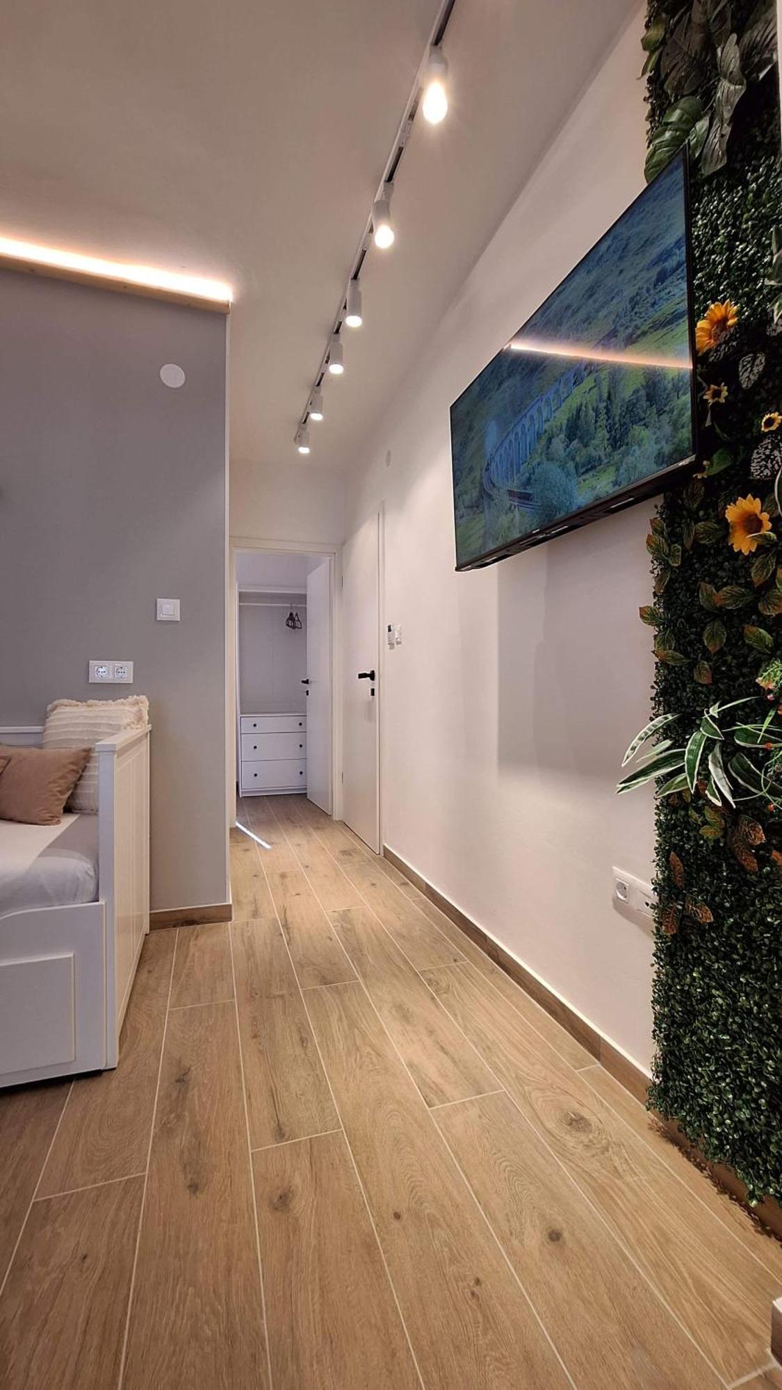 Apartments Gin & Tonic Сплит Экстерьер фото