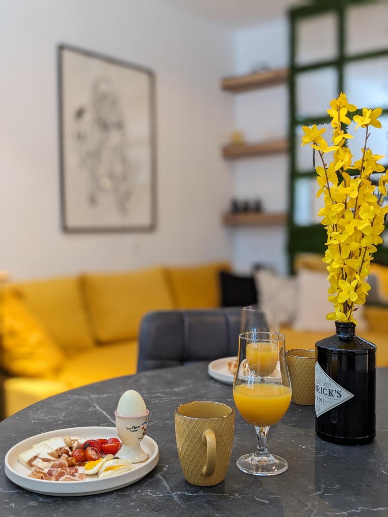 Apartments Gin & Tonic Сплит Экстерьер фото